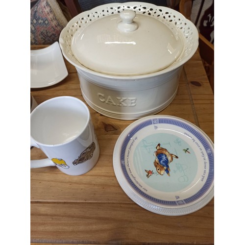 1129B - Glory Box Containing Studio Vase , Cake Dish and More