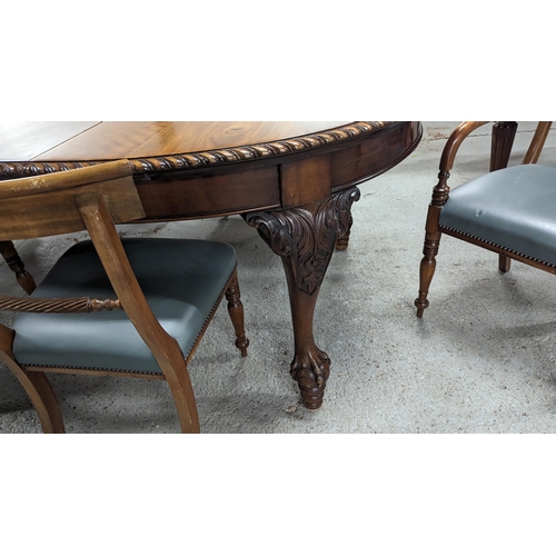 692 - An Antique Wind Out Dining Table with 4 Chairs and 2 Carvers plus 2 Extension Leaves - 232 Max Exten... 