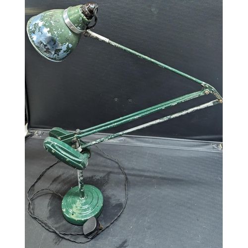 814 - An EKWIPOZ Vintage Anglepoise Lamp