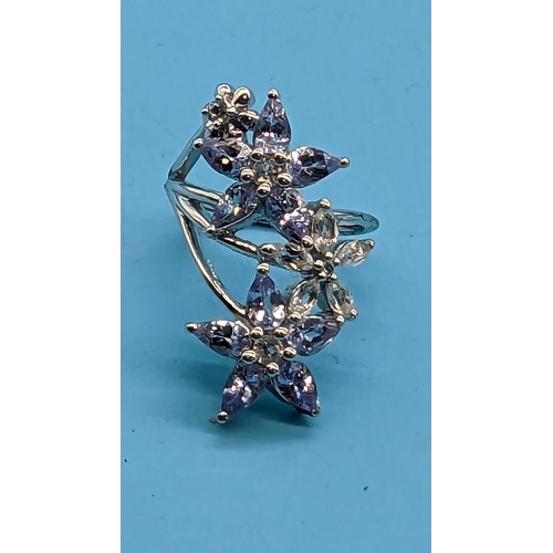 425 - A Silver and Amethyst Ring