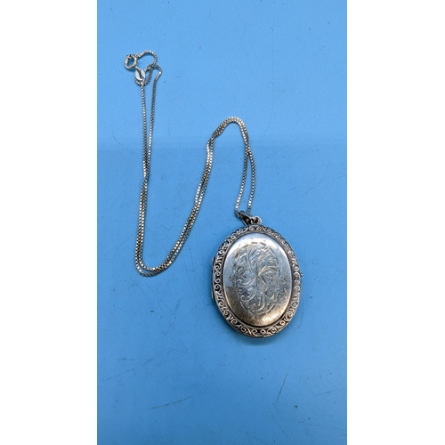 446 - A .925 Silver Pendant Necklace - 9 grams