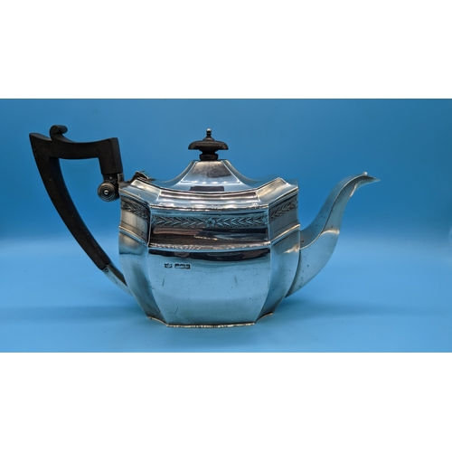 414A - A Mappin & Webb Hallmarked Silver tea Pot 600 Grams Total