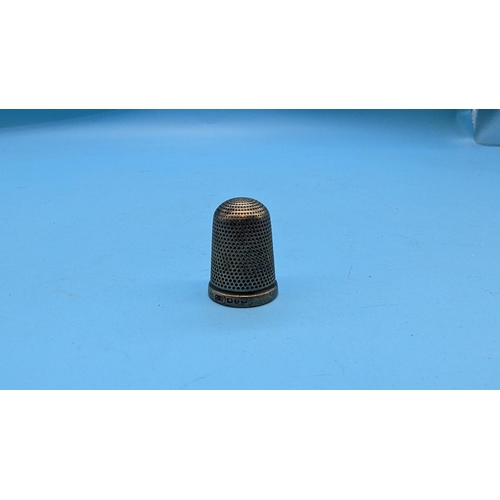 439 - A .925 Silver Thimble