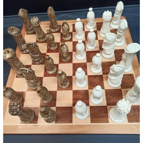 1096 - A Chess Set and Board