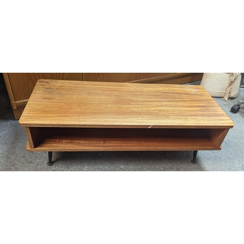 526 - A Mid Century Design Coffee Table 92 x 38 x 32cm