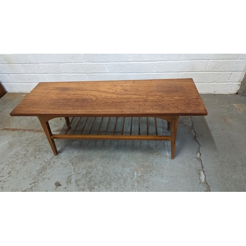 529 - A Mid Century Design Coffee Table 107 x 38 x 41cm