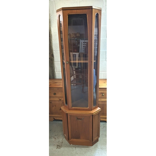 530 - A Mid Century Corner Display Unit