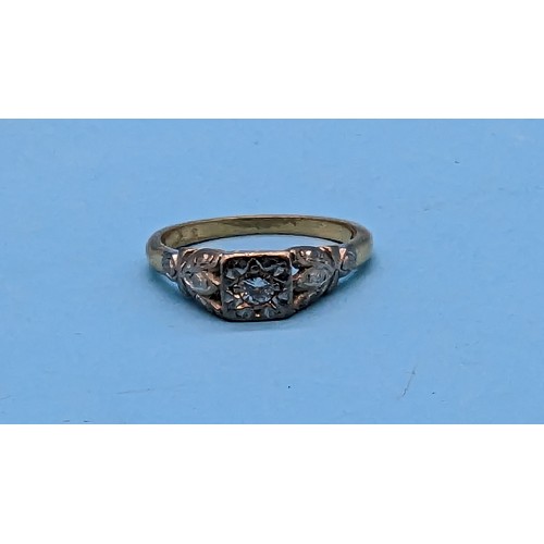 413 - A Diamond , 9ct Gold and Platinum Ring 3.82 Grams