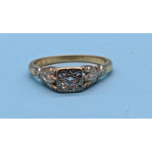 413 - A Diamond , 9ct Gold and Platinum Ring 3.82 Grams