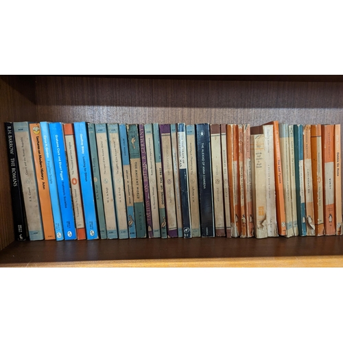 1115 - A Quantity of Vintage Penguin and Pelican Paper books Books