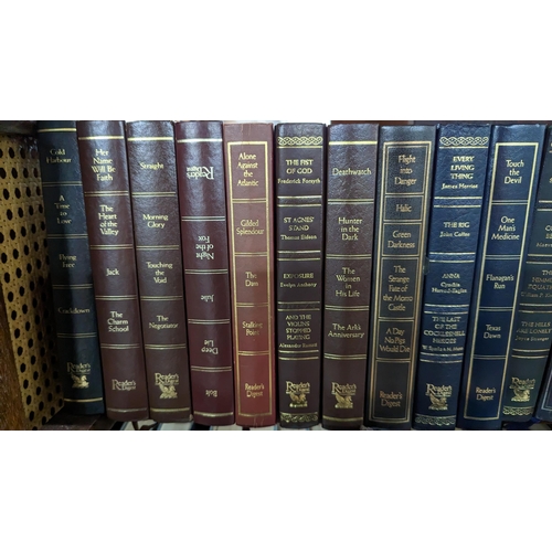 1121 - Readers Digest Books - 2 Shelfs