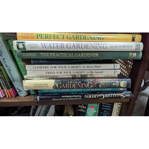 1122 - A Quantity of Garden and Reference Books