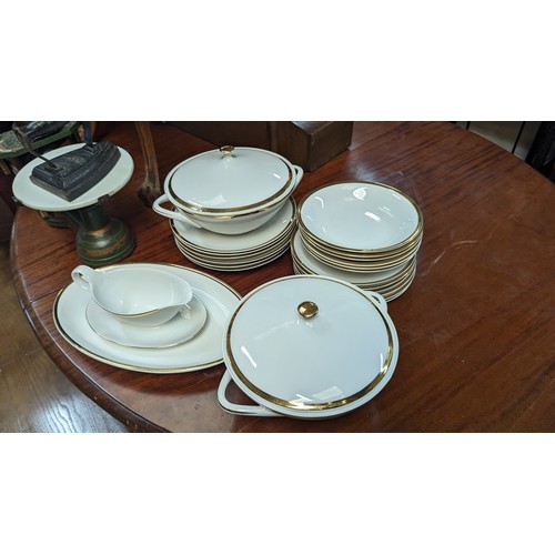 653C - A Quantity of Czechoslovakian Brigitta Part Dinner Service