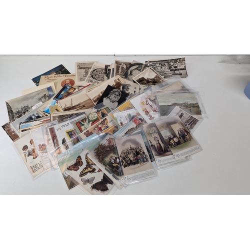 663 - A Quantity of Antique and Vintage Postcards