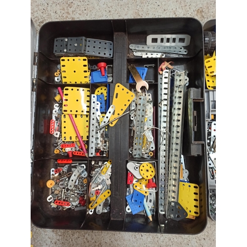 1278 - A Meccano Set. Box missing catch, some damage as pictured