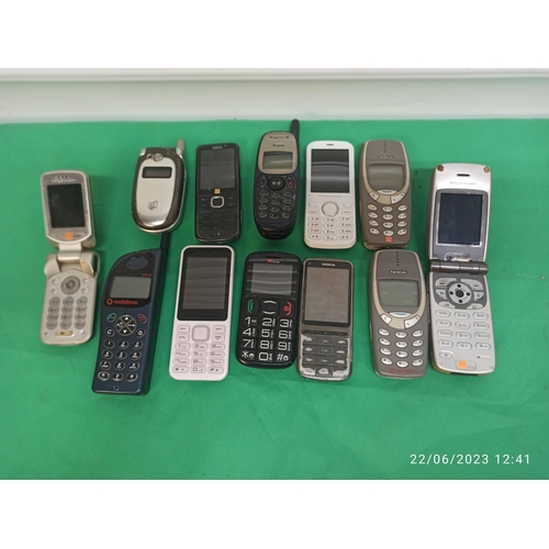 1252 - 12 x Used Mobiles Including Nokia, Motorola, Vodaphone