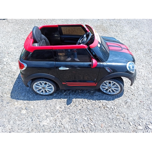 275 - Mini Paceman Childrens Electric Car with Charger - seen working