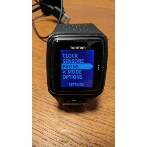 532 - A Tom Tom 8RS00 Smart Watch