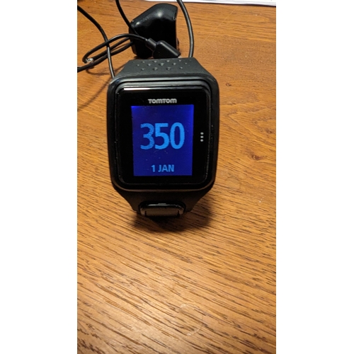 532 - A Tom Tom 8RS00 Smart Watch