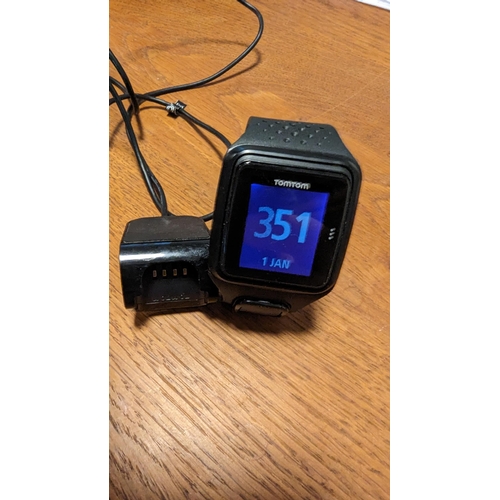 532 - A Tom Tom 8RS00 Smart Watch