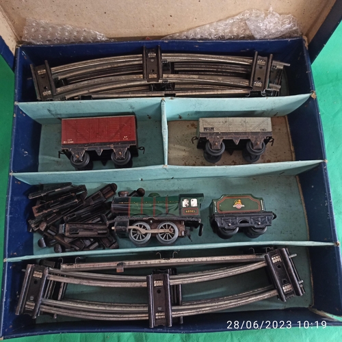 823 - Hornby O Gauge Train Set, Tank and Goods Set in Original Box