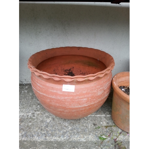 47 - 4 x Clay Pots Largest 28cm h x 36cm w
