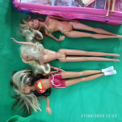 859 - Selection of Barbie Dolls and Accessories