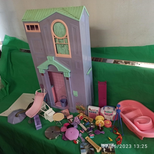 841 - Barbie Dolls House with Accessories