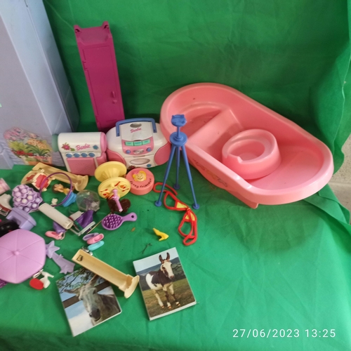 841 - Barbie Dolls House with Accessories