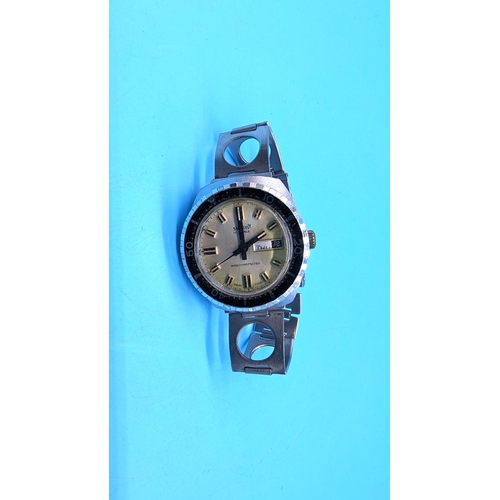 513 - A Vintage Smiths Shock Protected Stainless Steel Watch