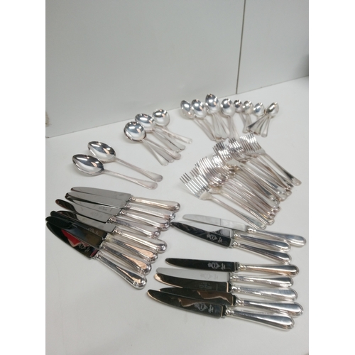 387B - A Sheffield Steel Cutlery Set