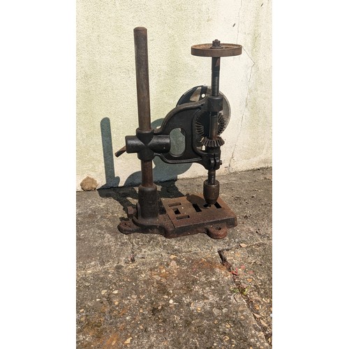 269 - A Vintage Pillar Drill