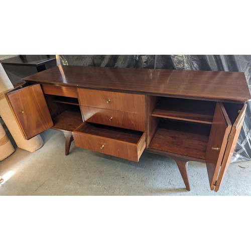 689 - A Mid Century Design Buffet Sideboard 156 x 46 x 76cm