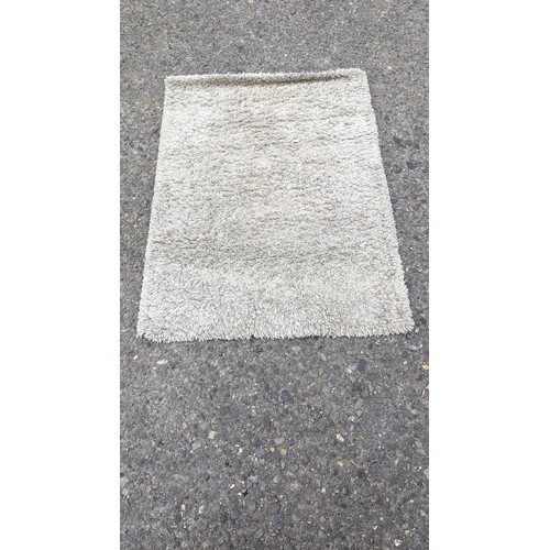 681 - A Light Grey Rug 80 x 150cm