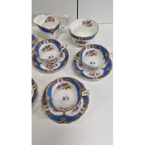 386 - A Quantity of Paragon Hamilton Tea Service