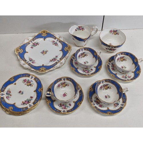 386 - A Quantity of Paragon Hamilton Tea Service