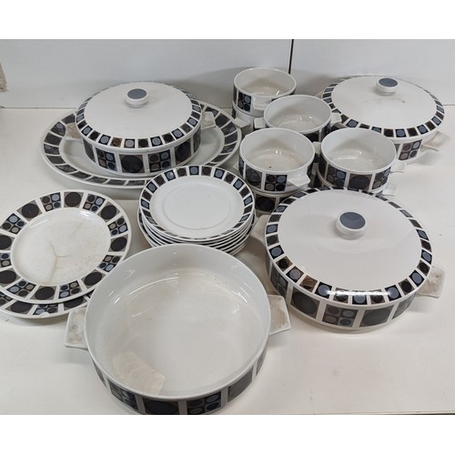 645 - A Quantity of Midwinter Dinner Service