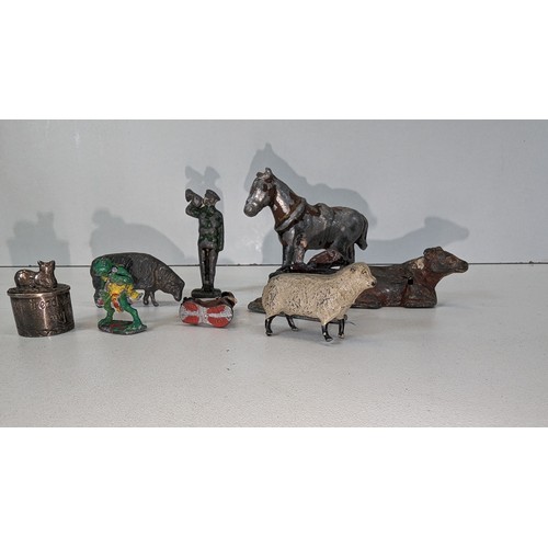 818 - A Quantity of Vintage Metal Toys - Farm Animals, Soldiers etc.