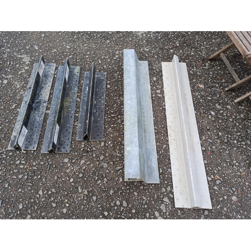 78 - 5 x Lintels 1 x 73cmL, 2 x 90cm L, 1 x 120cm L, 1 x 135cm L.