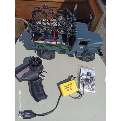 1465 - Remote Controlled Truck