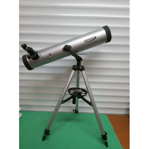 766 - Zennox Telescope on Tripod