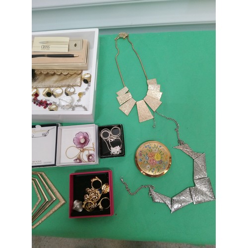 647 - A Selection of Costume Jewellery Including Rings, Necklaces and a Pen