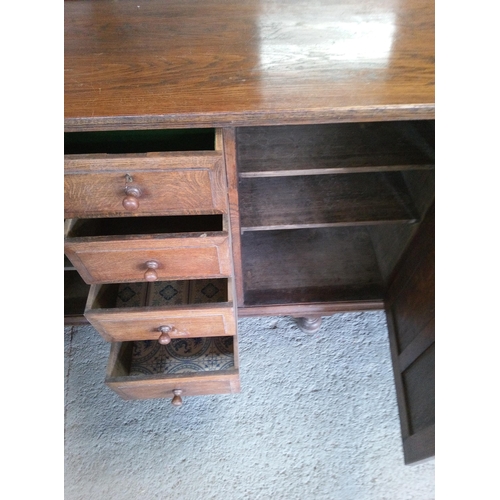 707 - Large Oak Sideboard with 8 Drawers 3 Cupboards all with keys.
250cm L x 102cm H x 54cm D