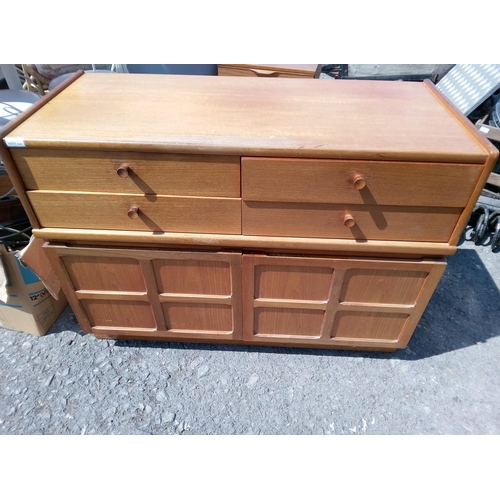 653 - Mid Century Nathan Sideboard with 4 Drawers and Lower Cupboard.
75cm H x 102cm W x 42cm D.