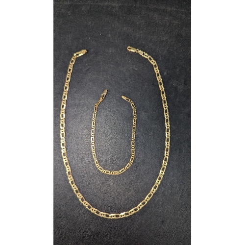 806 - A 9ct Yellow Gold Matching Necklace and Bracelet. 18.9gms.