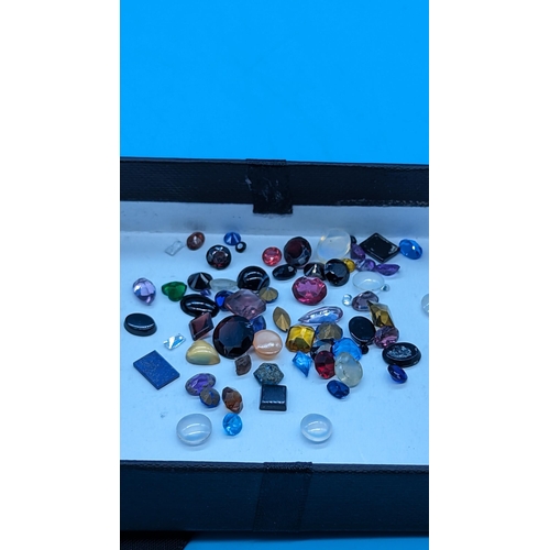 732 - Mixed parcel of loose gemstones including moonstone, lapis lazuli, garnet amethyst, sapphire etc.  6... 