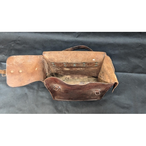 1615 - A Leather Bren Gun Ammunition Pouch.