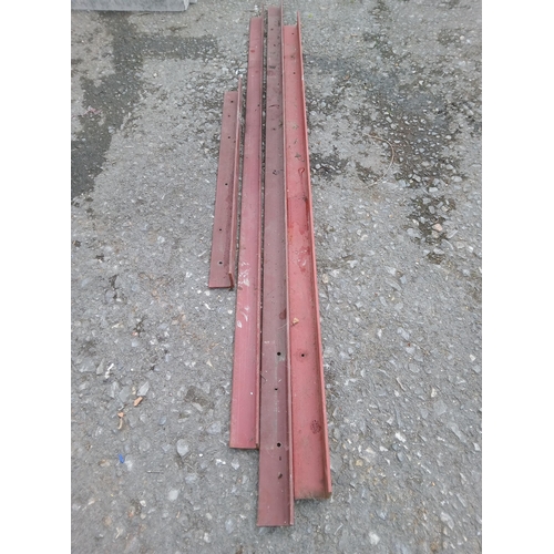 82 - 4 Assorted Lengths 75mm Heavy Duty Angle Iron.