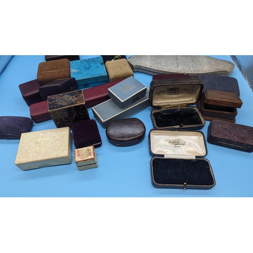 972 - A Quantity of Antique and Vintage Jewellery Boxes