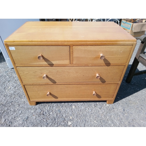 962 - Mid Century 2 Small Drawers  Over 2 Large, Chest Of Drawers 72cm H x 92cm W x 54cm D.